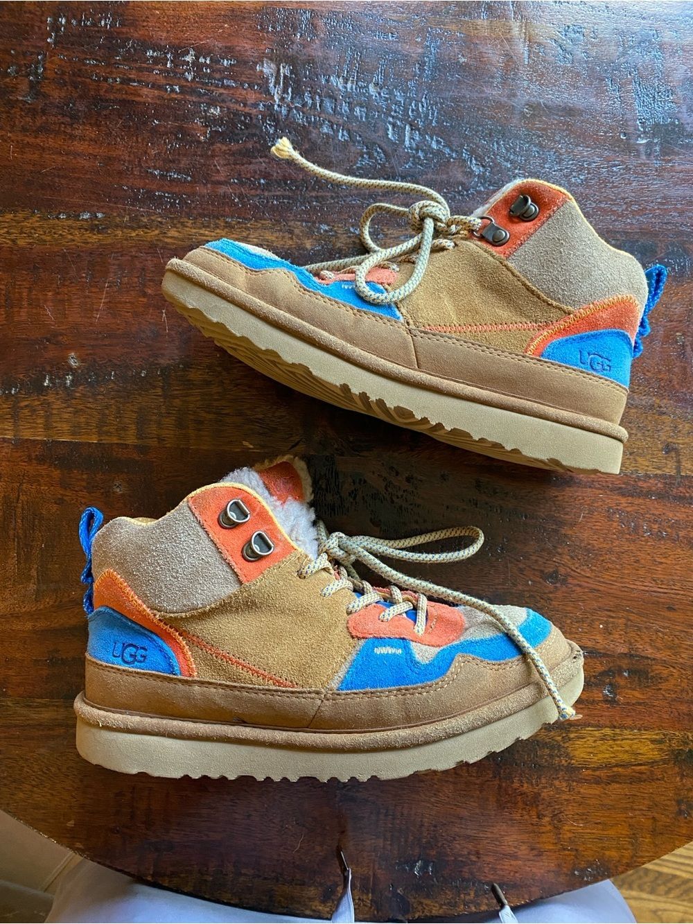 UGG Kids' Highland Hi Heritage boots shoes size youth 3